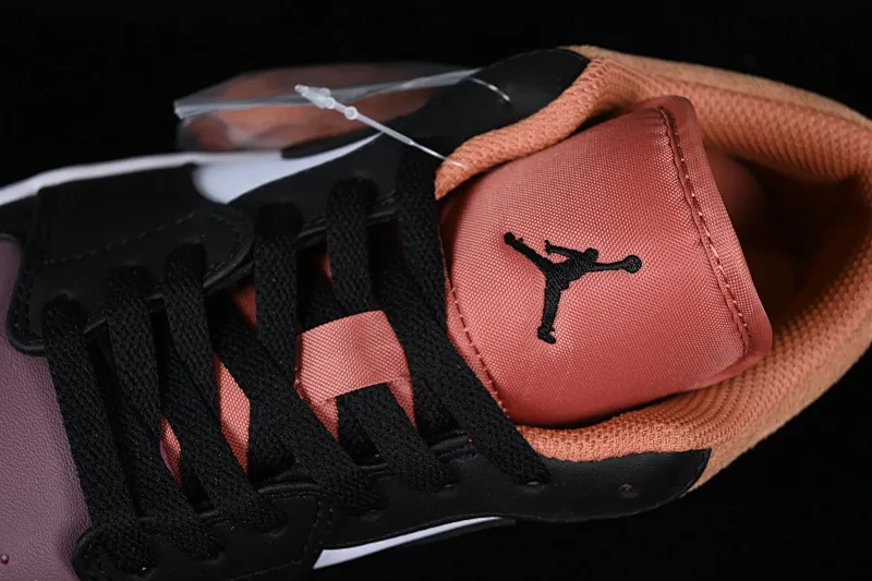 All categories Air Jordan Jordan series basketball shoes Air Jordan 1 Low Z version Air Jordan 1 Low SE AJ1 Joe 1 black and white low-top cultural casual sneakers FB9907-102